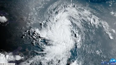 Ernesto azota Puerto Rico: tormenta deja inundaciones y apagones