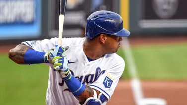 MLB: Salvador Pérez alcanza cifra en su carrera que Barry Bonds consiguió en una temporada (+Video)