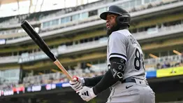 MLB: Así fueron los dos estacazos de Luis Robert Jr ante los Astros de Houston