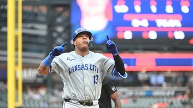MLB: Salvador Pérez y Freddy Fermín duplicaron en triunfo de Kansas 