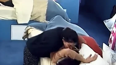 Dos chicas de "La Casa de los Famosos 2" encienden la pantalla con sus demostraciones de amor
