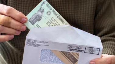 Cómo recibir el cheque de estímulo de $3,200 dólares para el combustible 