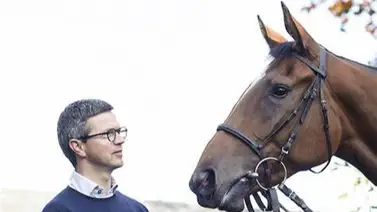 Propietario millonario le quita sus caballos a afamado entrenador Propietario millonario le quita sus caballos a afamado entrenador