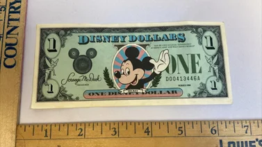 ¿Aún guardas Disney Dollars? Puedes ganar hasta US $10,800 por uno de ellos