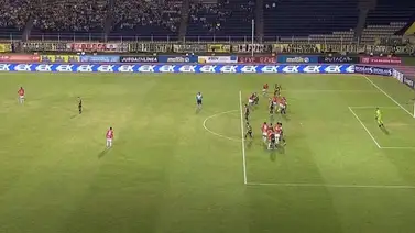 Liga FUTVE: Insólita protesta del Caracas FC por polémica en el Clásico (+ Video) Liga FUTVE: Insólita protesta del Caracas FC por polémica en el Clásico (+ Video)