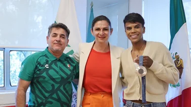 Acusan a la cadena Televisa de pagar "tres cacahuates" a los atletas mexicanos para conseguir exclusivas