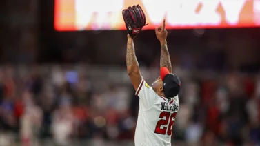 MLB: Raisel Iglesias entra en la historia de los Bravos de Atlanta 