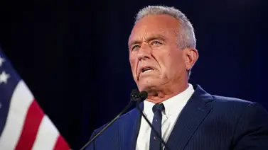 Robert F. Kennedy Jr. suspende su campaña presidencial y anuncia su apoyo a Donald Trump Robert F. Kennedy Jr. suspende su campaña presidencial y anuncia su apoyo a Donald Trump