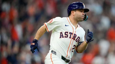 MLB: José Altuve castiga a Albert Suárez con soberbio cuadrangular (+Video)