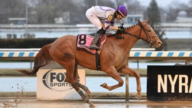 Jockey puertorriqueño sorprende con gran dividendo en Saratoga