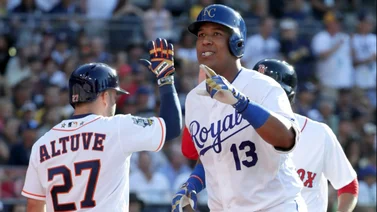 MLB: ¡Los mejores del mes! Salvador Perez y José Altuve premiados por Grandes Ligas