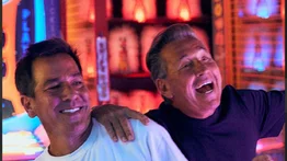 Ricardo Montaner y Héctor Montaner celebran su esencia familiar con videoclip de “Lo que te dé la gana”