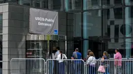 USCIS endurece políticas de control para extranjeros en EEUU