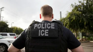 ICE  ya no podrá hacerse pasar por policía para arrestar inmigrantes en el Sur de California