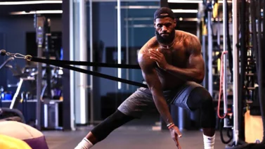 NBA: ¿Nueva rutina? LeBron James se prepara para la próxima temporada con estos inusuales ejercicios