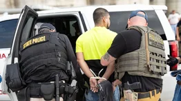 ICE ajusta sus estrategias de arresto: Diferencias entre estados demócratas y republicanos