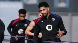 Ronald Araujo en la mira de este equipo de la Premier League 