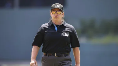 Jen Pawol hace historia como la primera mujer umpire en Grandes Ligas (+Detalles)