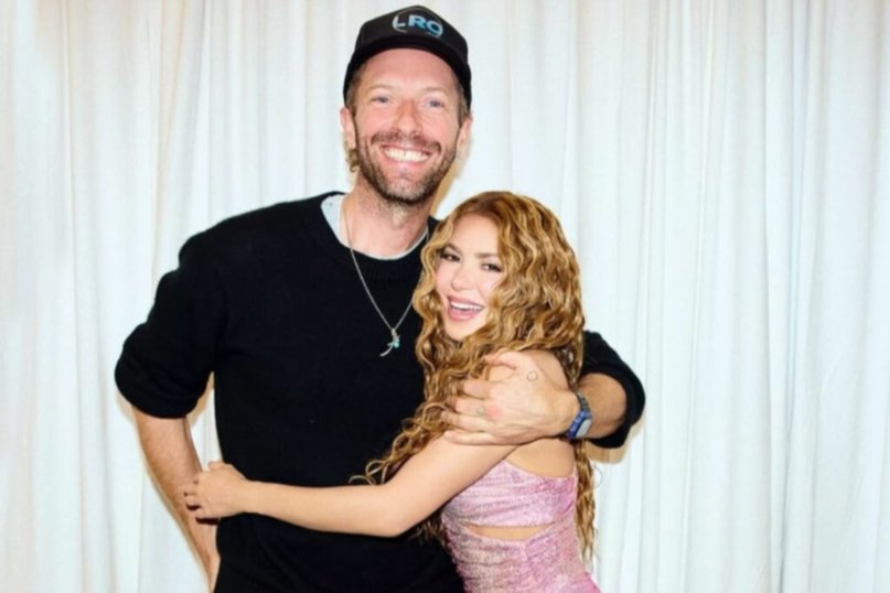 Shakira le dedica una canción a Chris Martin y aviva rumores de amorío