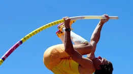 Armand Duplantis rompe nuevamente el récord del mundo. Mira cuanto saltó