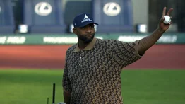 Salón de la Fama hace lanzamiento ceremonial en su primera casa en MLB (+Detalles) 
