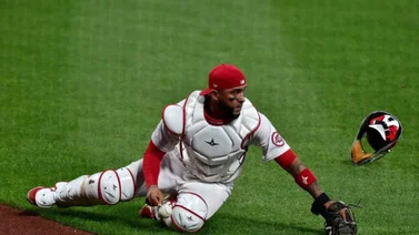 Medias Rojas de Boston designan para asignación a este receptor venezolano (+Detalles)