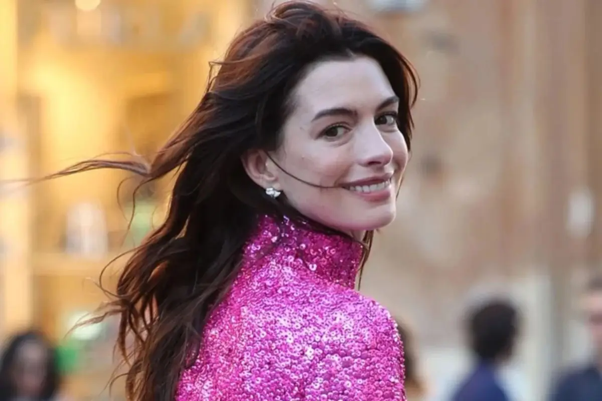 Descubre la intensa rutina fitness de Anne Hathaway: danza, pilates y más