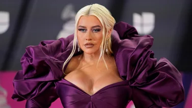 Christina Aguilera paraliza las redes con traje de baño rojo ¡Una belleza! 