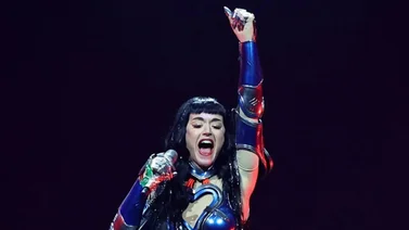 ¡Boom! Katy Perry recibe una descarga eléctrica en su concierto (+Video)