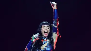 ¡Boom! Katy Perry recibe una descarga eléctrica en su concierto (+Video) ¡Boom! Katy Perry recibe una descarga eléctrica en su concierto (+Video)