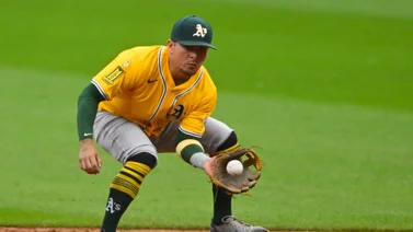 Atléticos designan al infielder mexicano Luis Urías para asignación (+Detalles)