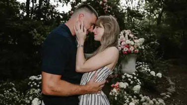 Taylor Swift y Travis Kelce se comprometen tras dos años de relación Taylor Swift y Travis Kelce se comprometen tras dos años de relación