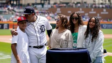 Hijo de Miguel Cabrera cumple 14 añitos y levanta pasiones por su físico 