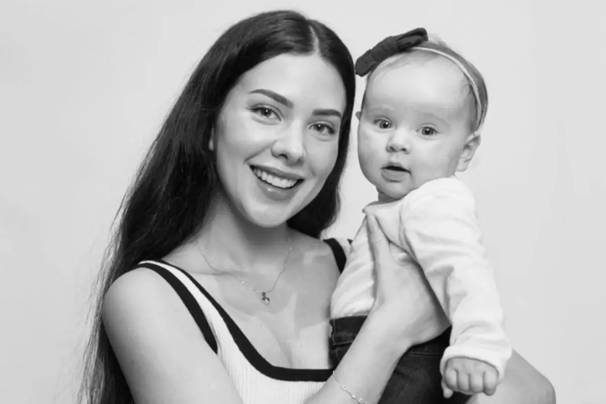 Mira a la hija de Sheryl Rubio comiendo arepa por primera vez (+Video)