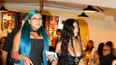 Hija de Kim Kardashian causa controversia por su estilo irreverente Hija de Kim Kardashian causa controversia por su estilo irreverente