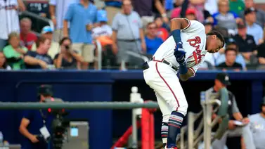 ¡Tensión en Miami! Pelotazo a Ronald Acuña Jr. vacía las bancas (+Video) ¡Tensión en Miami! Pelotazo a Ronald Acuña Jr. vacía las bancas (+Video)