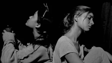 Fereteatro presenta “Fondo negro con Luciérnagas”, una obra sobre perderse y encontrarse