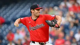 Dominio absoluto desde la lomita: Gavin Williams se une a un club inmortal de lanzadores