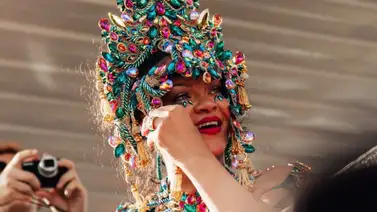 Rihanna disfruta con nostalgia los carnavales de Barbados Rihanna disfruta con nostalgia los carnavales de Barbados