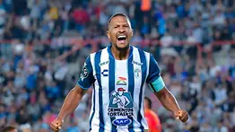 Salomón Rondón sigue intratable con dos nuevos goles en la Liga MX