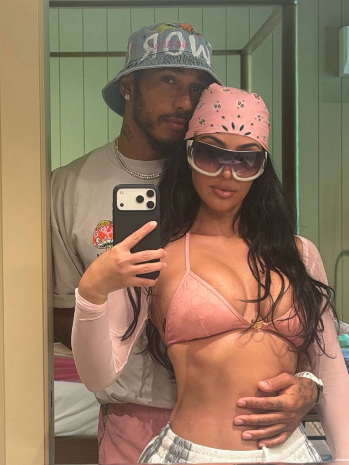Las románticas vacaciones de Kim Kardashian y Lewis Hamilton junto a su familia Las románticas vacaciones de Kim Kardashian y Lewis Hamilton junto a su familia