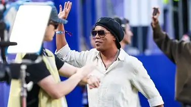 Ronaldinho regresa del retiro y jugará en un club de Italia Ronaldinho regresa del retiro y jugará en un club de Italia
