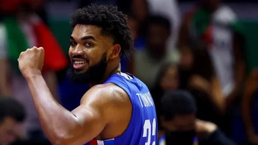 Copa Mundial de Baloncesto_ Karl-Anthony Towns le cerró la ventana a Tremont Waters (+Video)