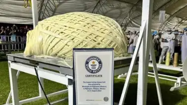 ¡Mira esta hazaña! La bola de queso de hilo más grande del mundo (+ Video) ¡Mira esta hazaña! La bola de queso de hilo más grande del mundo (+ Video)