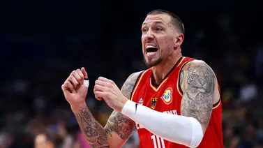 Copa Mundial de Baloncesto: ¡De espaldas! La clavada de Daniel Theis contra Estados Unidos (+ Video) Copa Mundial de Baloncesto: ¡De espaldas! La clavada de Daniel Theis contra Estados Unidos (+ Video)