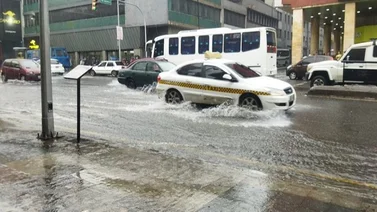 Usuarios en redes sociales reportan intensas precipitaciones en la Gran Caracas (+ Videos)
