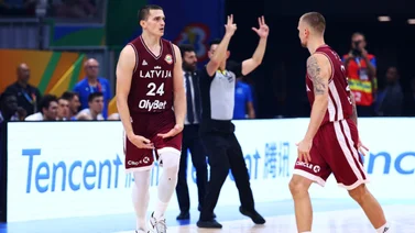 Copa Mundial de Baloncesto: ¡Vaya forma de terminar un cuarto! Andrejs Grazulis logra una importante anotación ante Lituania (+ Video)