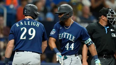 MLB: Julio Rodríguez la pega del techo para un jonrón particular en Tropicana Field (+Video)