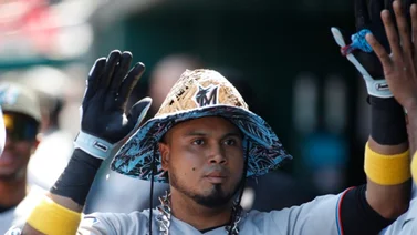 MLB: ¡Regadera con poder! Luis Arráez comienza así el partido para los Marlins (+Video)