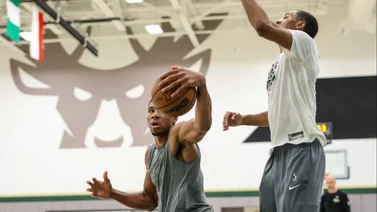 NBA: Giannis Antetokounmpo regresa a los entrenamientos y estaría con una leyenda del baloncesto